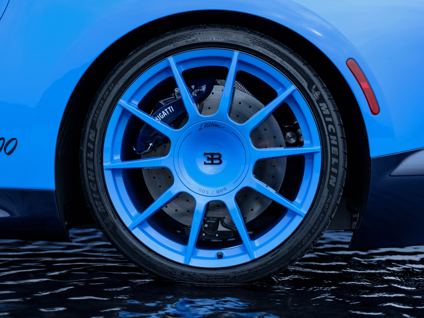 SMALL_10 BUGATTI_l_ultime – last CHIRON